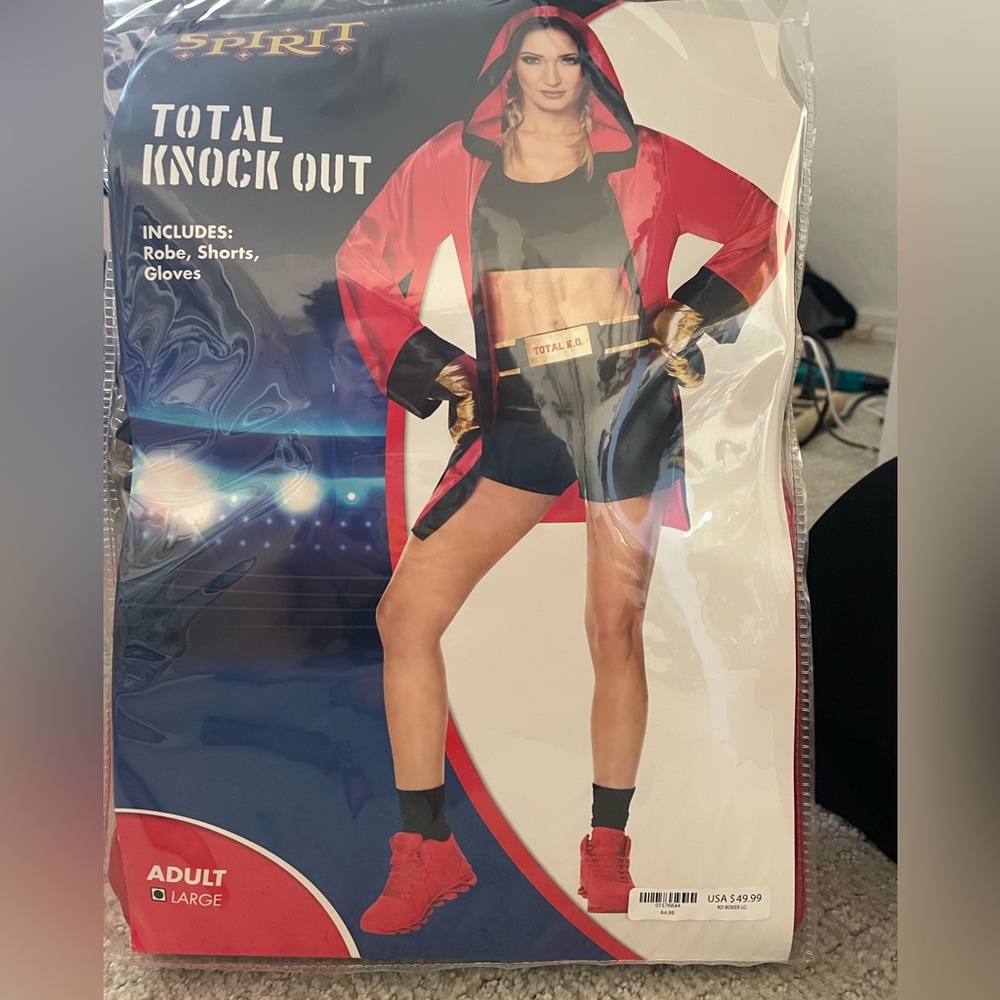 Total Knockout, boxing outfit. For Halloween size Large. No refundable.